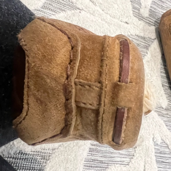 Ugg moccasins, gently worn, size 7 - Picture 5 of 6
